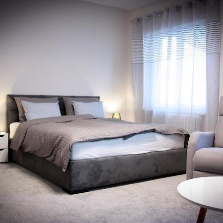 Blue Crystal Apartment ซูโบติกา ภายนอก รูปภาพ