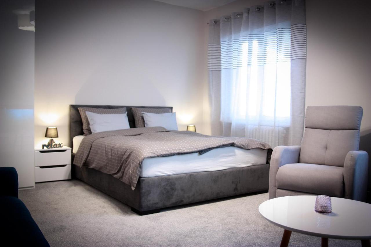 Blue Crystal Apartment ซูโบติกา ภายนอก รูปภาพ