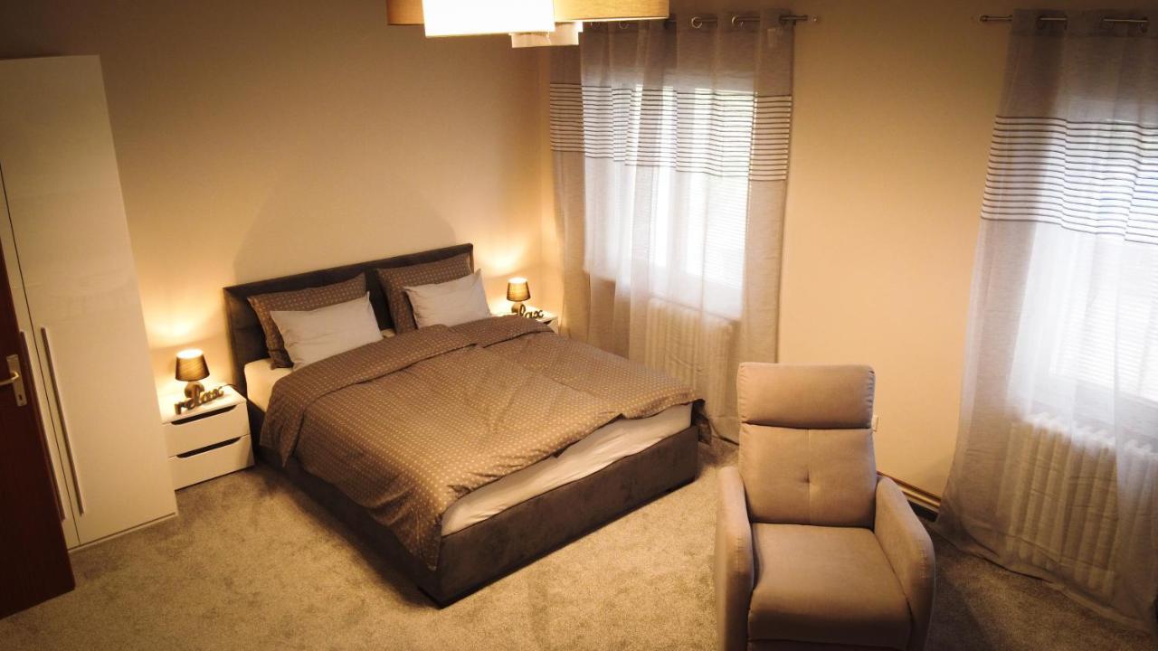 Blue Crystal Apartment ซูโบติกา ภายนอก รูปภาพ